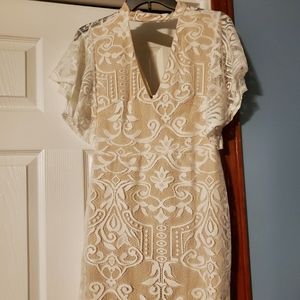 Juniors Ivory lace dress